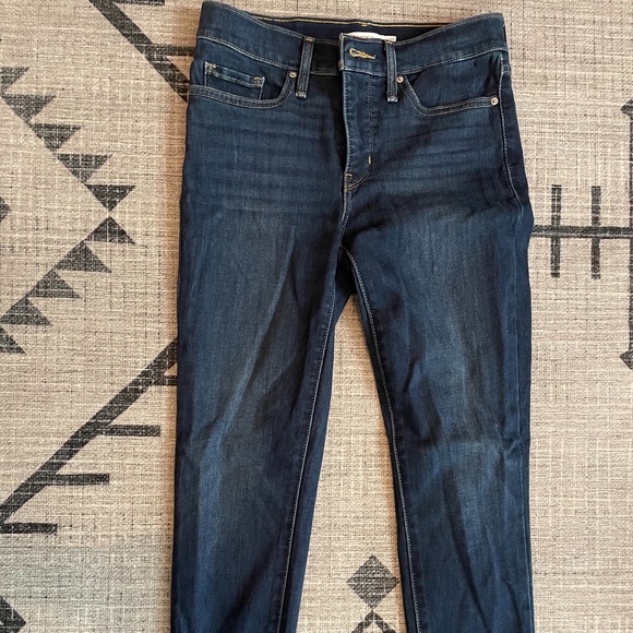 Levi’s 311 Shaping Skinny Jean - Picture 1 of 4